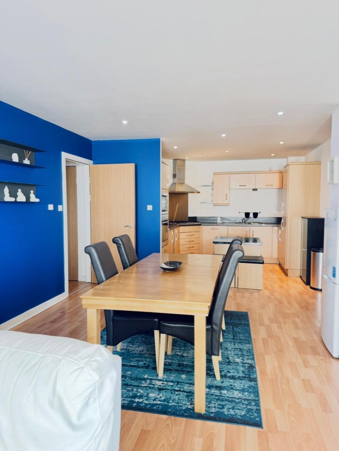 Modern Two Bedroom Apartments EDI Eksteriør bilde