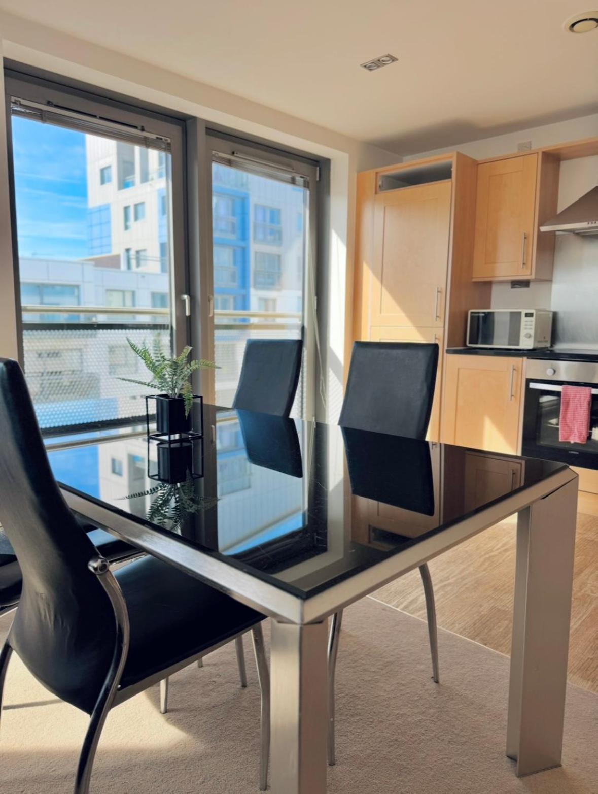 Modern Two Bedroom Apartments EDI Eksteriør bilde
