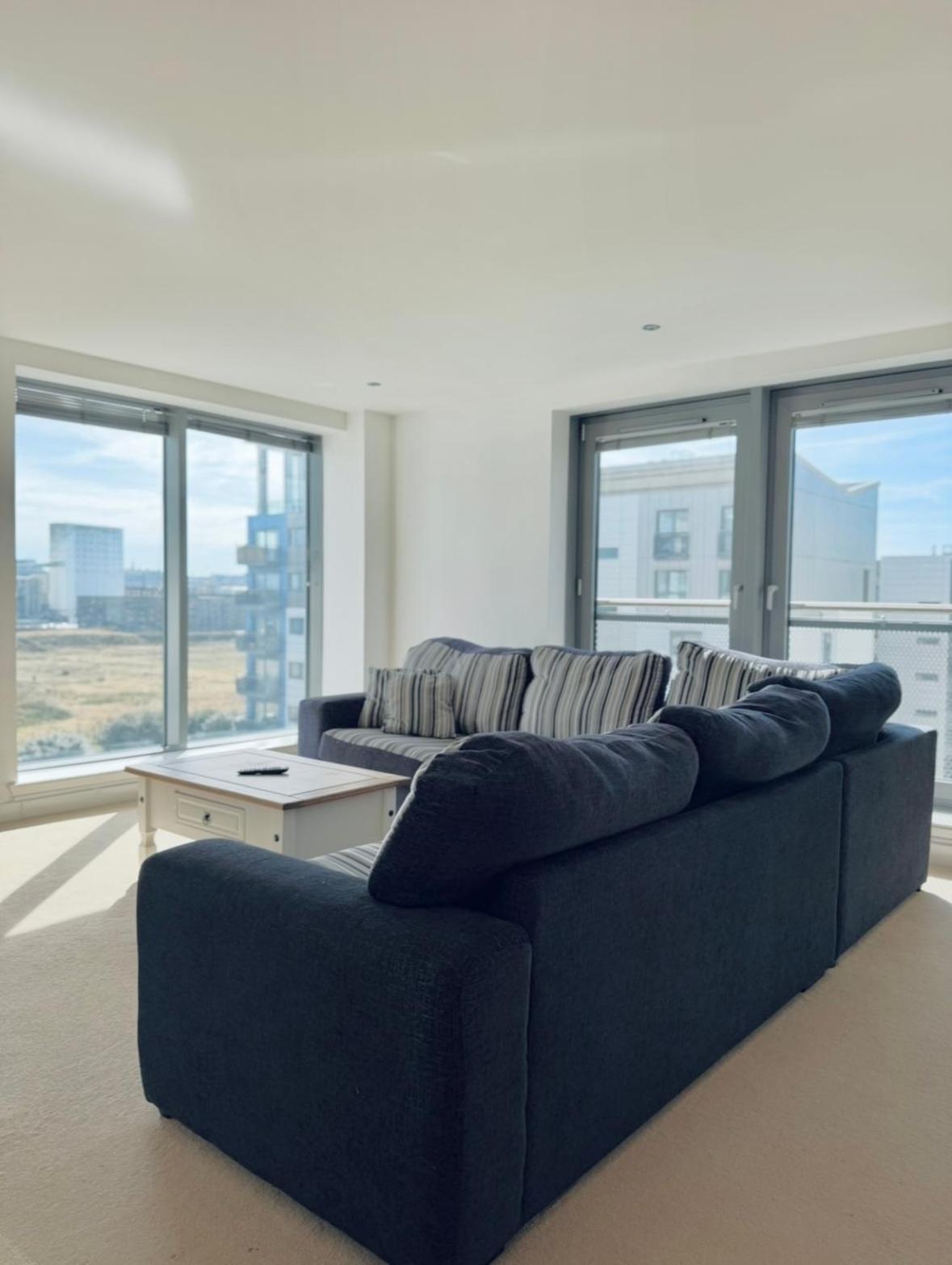 Modern Two Bedroom Apartments EDI Eksteriør bilde