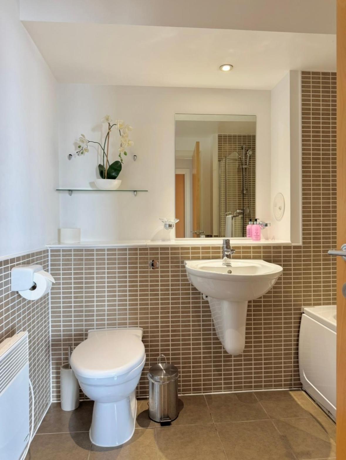 Modern Two Bedroom Apartments EDI Eksteriør bilde