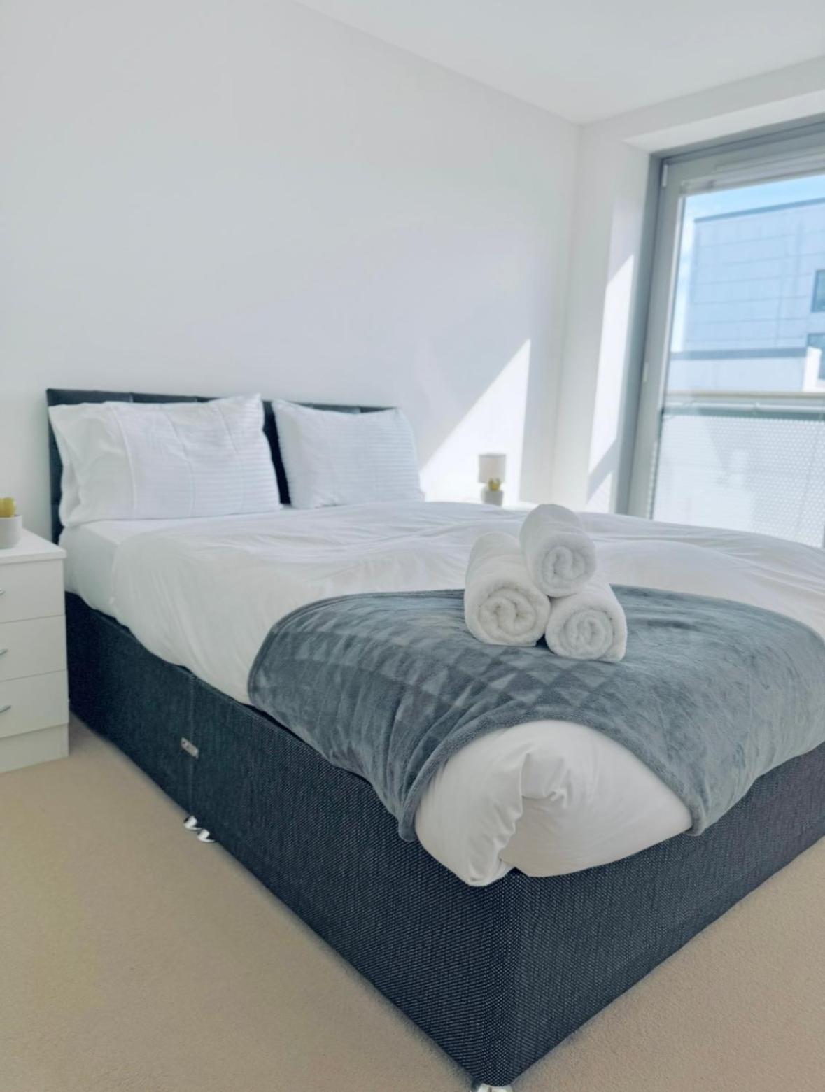 Modern Two Bedroom Apartments EDI Eksteriør bilde