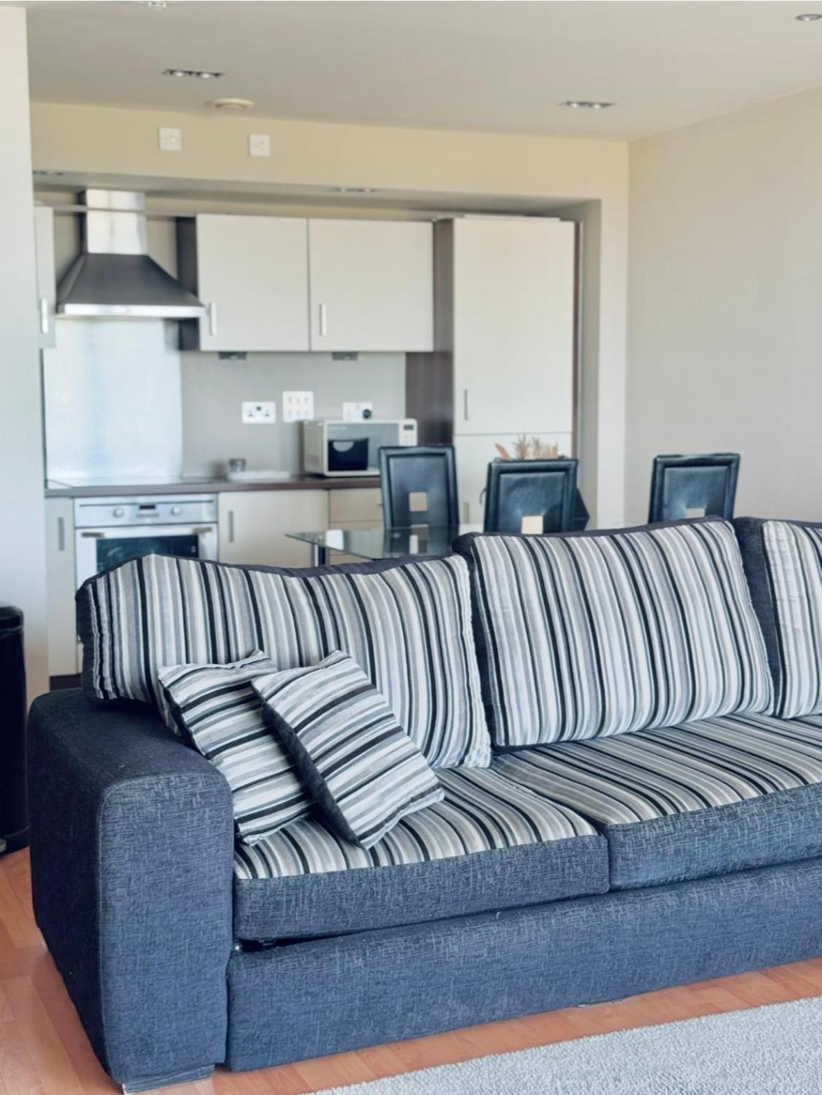 Modern Two Bedroom Apartments EDI Eksteriør bilde