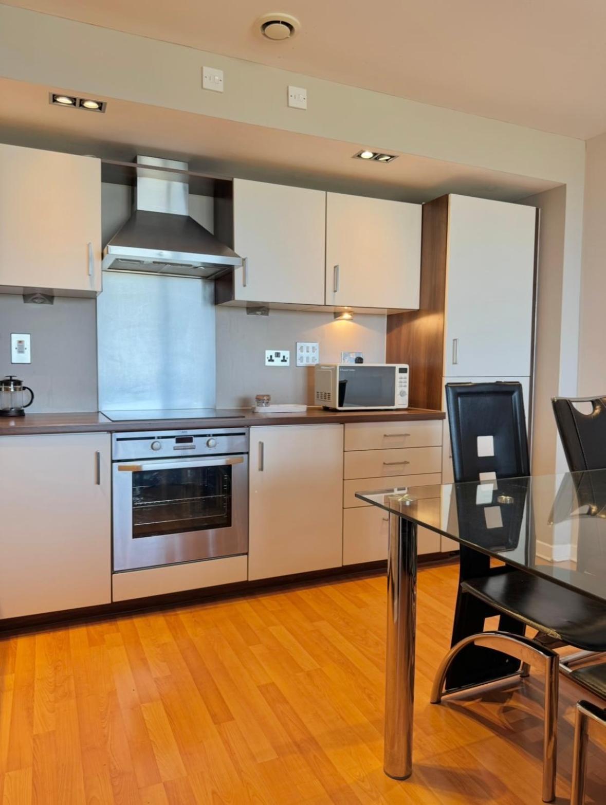Modern Two Bedroom Apartments EDI Eksteriør bilde