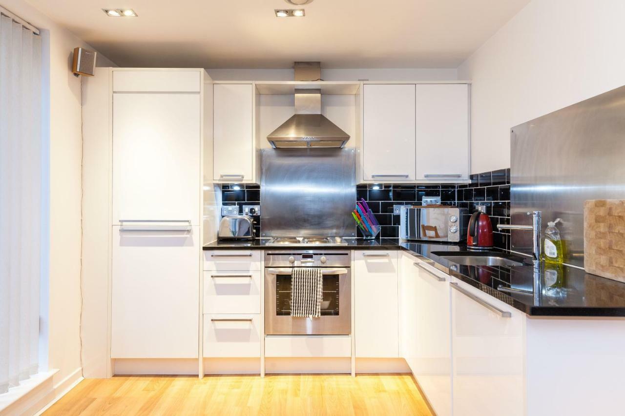 Modern Two Bedroom Apartments EDI Eksteriør bilde